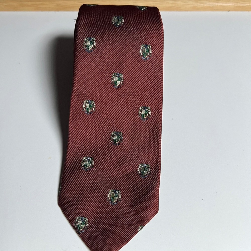 Kenneth Gordon Mens Burgundy Crest‎ Silk Blend Tie Hand Sewn England
